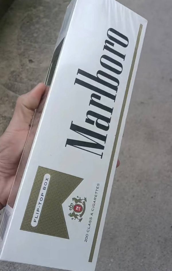 Marlboro Classic white box